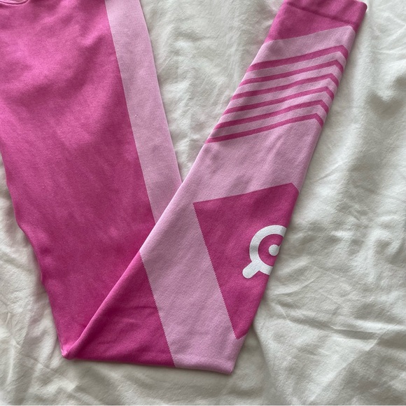 PELOTON Pink Leggings Small - Picture 6 of 8